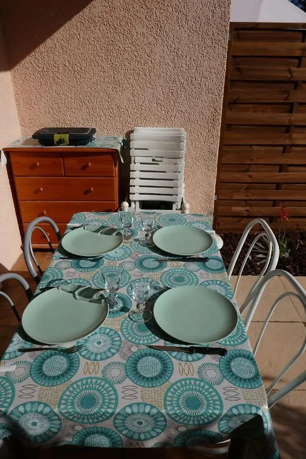 Apartment Bel Appartement Acces Direct Mer; L'Almanarre, Hyeres