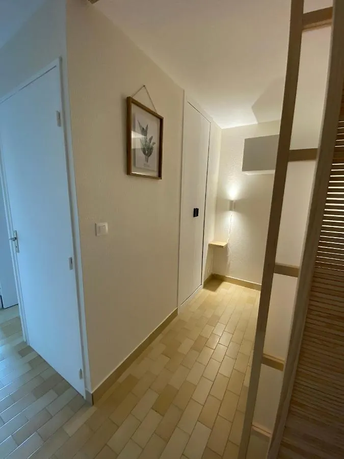Bel Appartement Acces Direct Mer; L'Almanarre, Hyeres Apartment